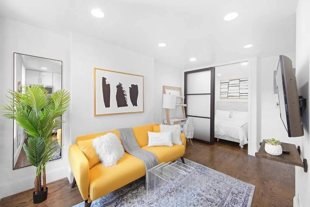 Apartment 69-4B Modern Lower East Side 1Br Prime Location New York