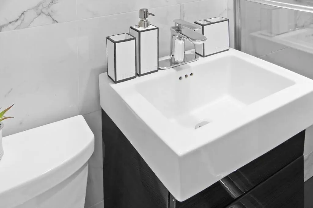 69-4B Modern Lower East Side 1Br Prime Location New York 0*,  United States
